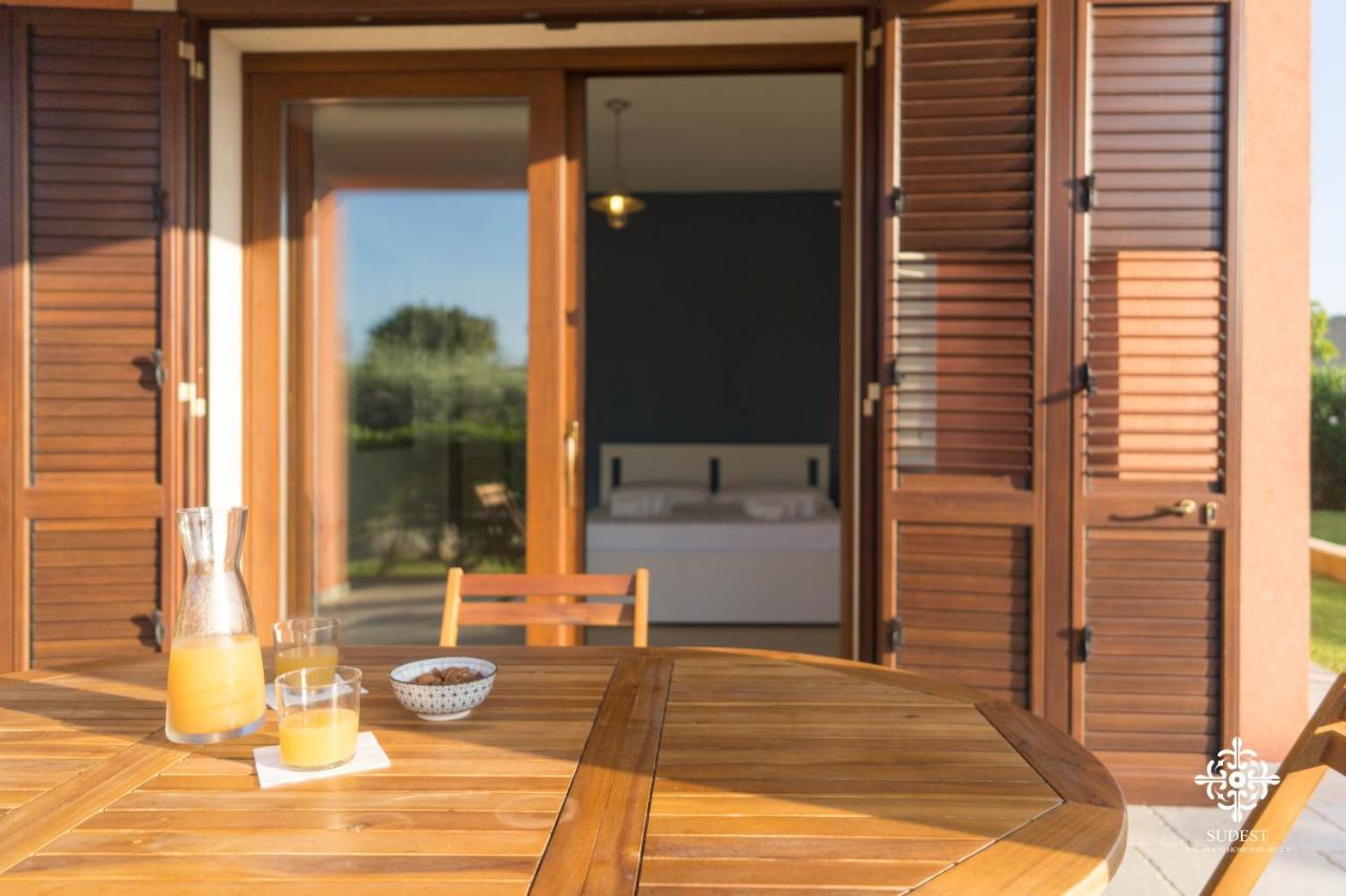 Villa Seaside - Beach Retreat With Jacuzzi Syracuse Buitenkant foto
